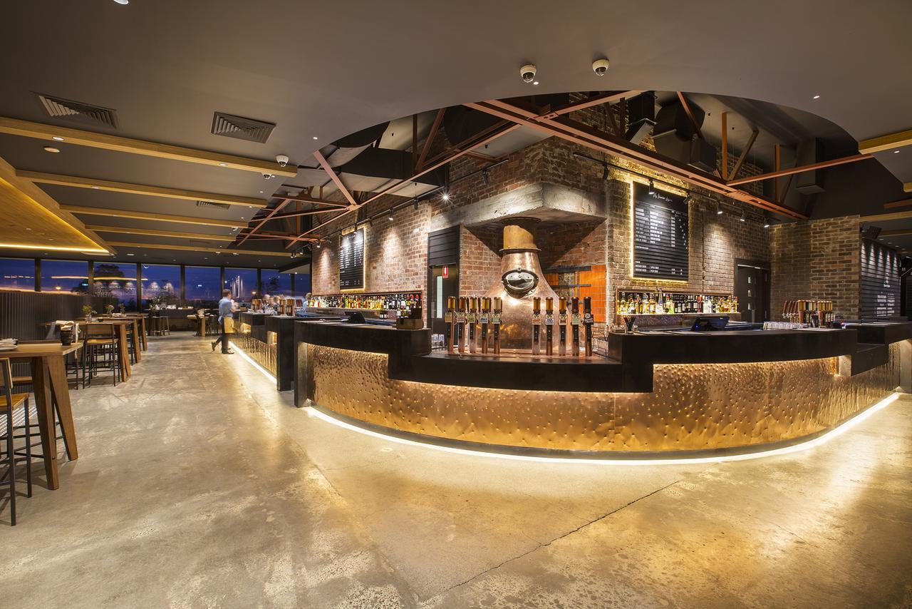 Nightcap At The Cheeky Squire Hotel Frankston Exterior foto